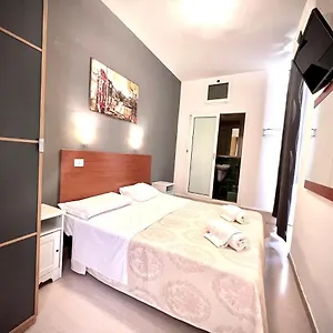 Alius And Freerome Otel