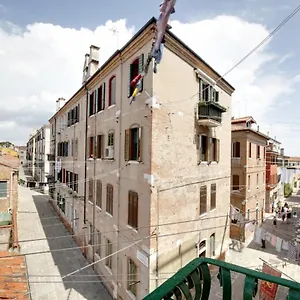 https://fenix-la-bohme.hotelinveneto.com
